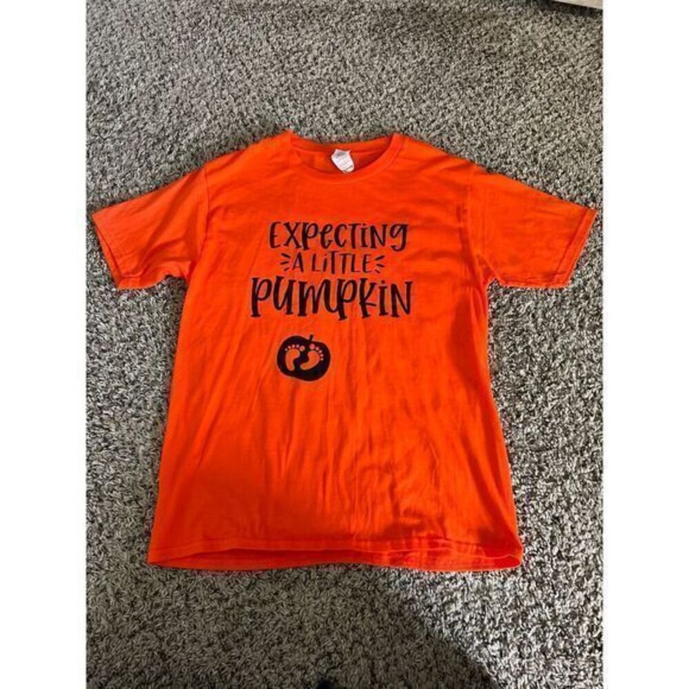 "Expecting‎ a little pumpkin" Orange shirt size small